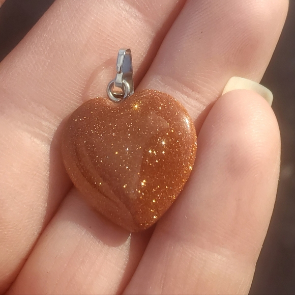 New Gold Sunstone Sandstone Heart Shaped Pendant. - Picture 2 of 8